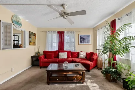 113 Windsor F West Palm Beach FL 33417