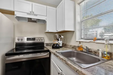 113 Windsor F West Palm Beach FL 33417