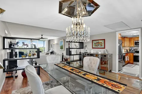 3960 Oaks Clubhouse Drive Pompano Beach FL 33069
