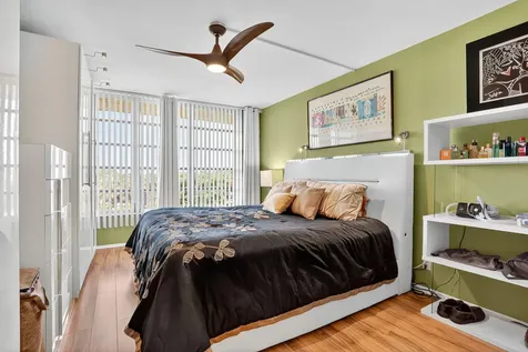 3960 Oaks Clubhouse Drive Pompano Beach FL 33069