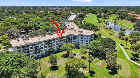 3960 Oaks Clubhouse Drive Pompano Beach FL 33069