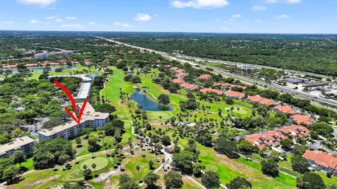 3960 Oaks Clubhouse Drive Pompano Beach FL 33069