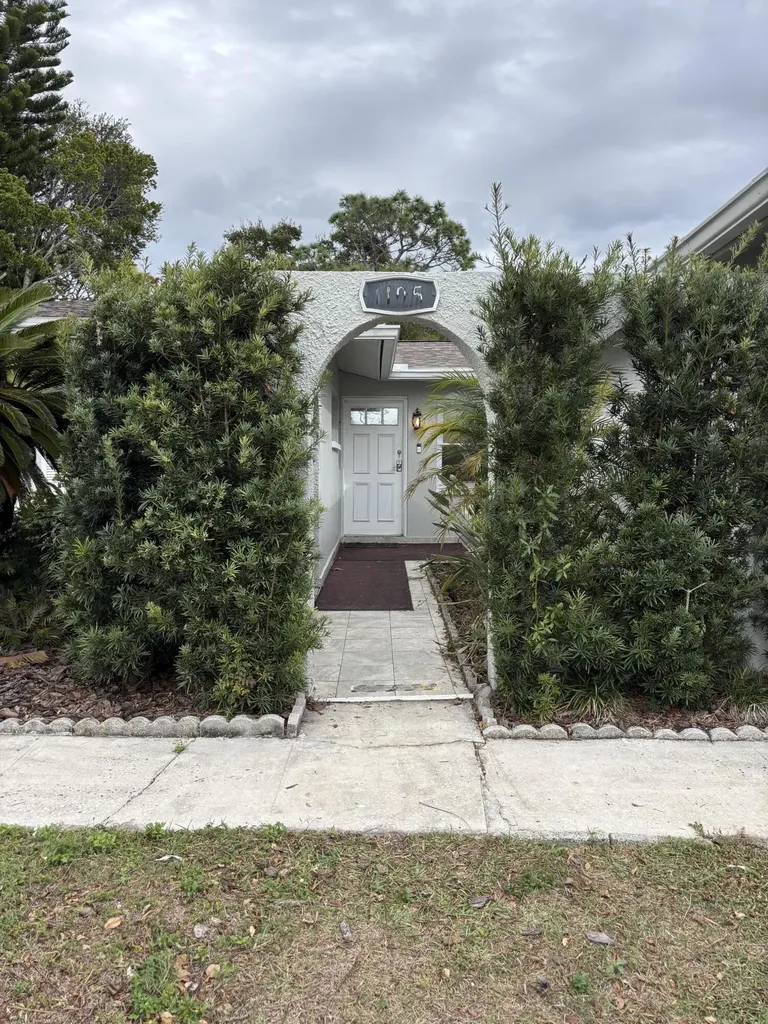 1105+1107 Amble Lane Clearwater FL 33755