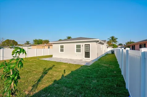 320 NW 6th Avenue Delray Beach FL 33444