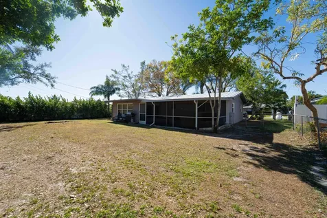 477 Se Asbury Lane Port Saint Lucie FL 34983