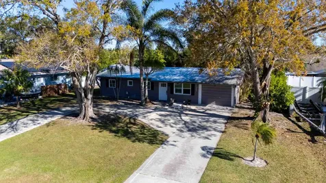 477 Se Asbury Lane Port Saint Lucie FL 34983