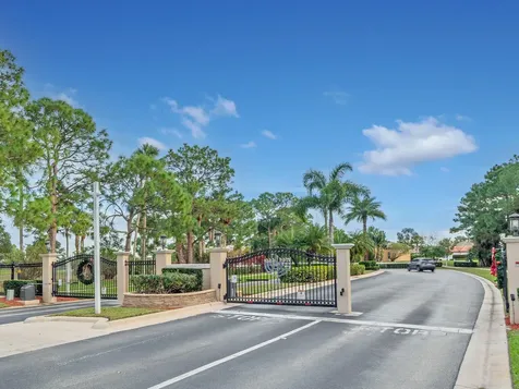 1330 Sw Maplewood Drive Port Saint Lucie FL 34986