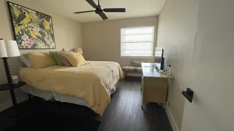 568 Burgundy L Delray Beach FL 33484