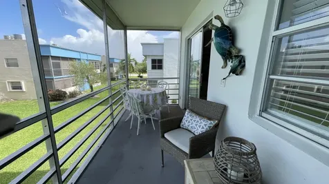 568 Burgundy L Delray Beach FL 33484