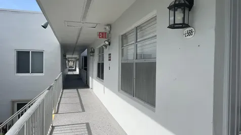 568 Burgundy L Delray Beach FL 33484