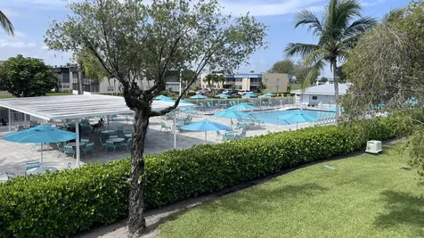 568 Burgundy L Delray Beach FL 33484