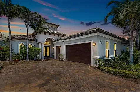 183 Se Calmo Circle Port Saint Lucie FL 34984