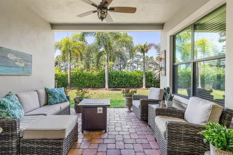 183 Se Calmo Circle Port Saint Lucie FL 34984
