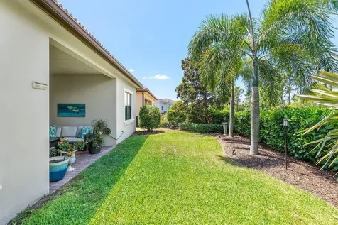 183 Se Calmo Circle Port Saint Lucie FL 34984