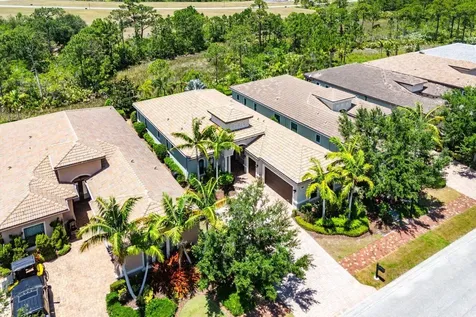 183 Se Calmo Circle Port Saint Lucie FL 34984