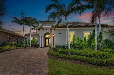 183 Se Calmo Circle Port Saint Lucie FL 34984