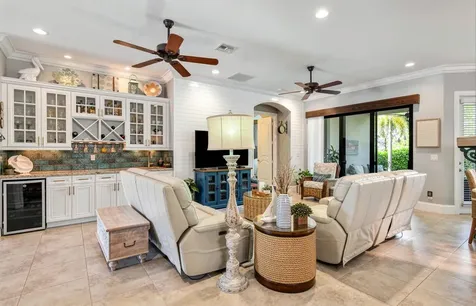 183 Se Calmo Circle Port Saint Lucie FL 34984