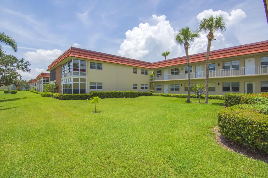 69 Royal Oak Court Vero Beach FL 32962