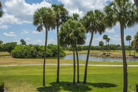 69 Royal Oak Court Vero Beach FL 32962