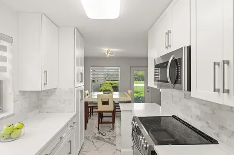 69 Royal Oak Court Vero Beach FL 32962