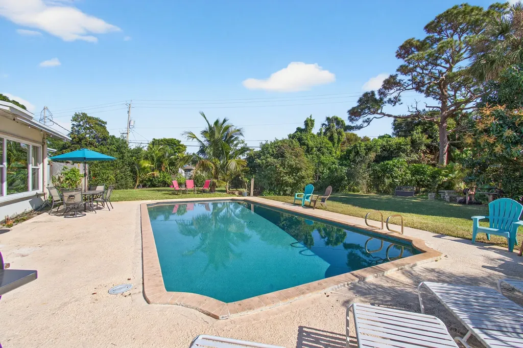 2011 Mark Avenue Lake Worth Beach FL 33461