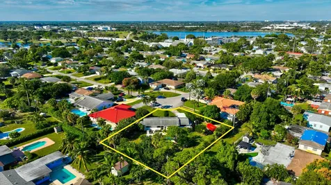 2011 Mark Avenue Lake Worth Beach FL 33461