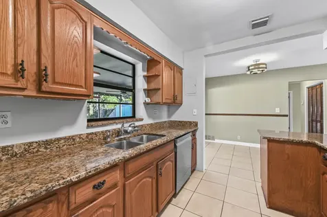 105 Ne 2nd Place Dania FL 33004