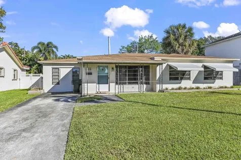 105 Ne 2nd Place Dania FL 33004