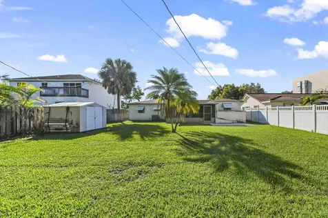 105 Ne 2nd Place Dania FL 33004