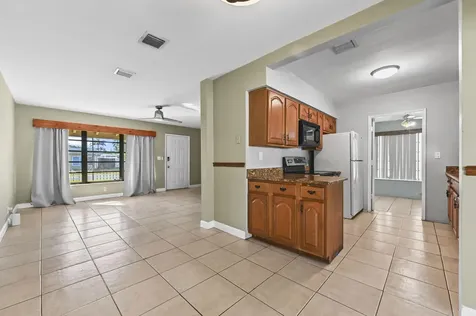 105 Ne 2nd Place Dania FL 33004