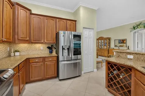 5618 Via De La Plata Circle Delray Beach FL 33484