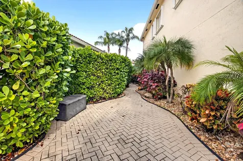 5618 Via De La Plata Circle Delray Beach FL 33484