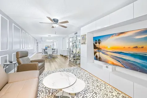 1018 Guildford A Boca Raton FL 33434