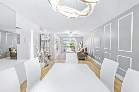 1018 Guildford A Boca Raton FL 33434