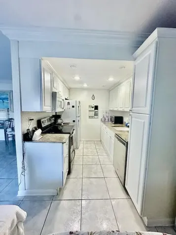 1080 Exeter Boca Raton FL 33434