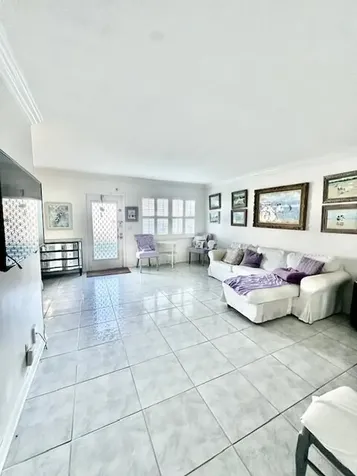 1080 Exeter Boca Raton FL 33434