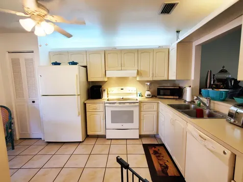 4195 Lucerne Villas Lane Lake Worth FL 33467