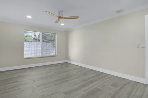 912 Se 8th Court Deerfield Beach FL 33441