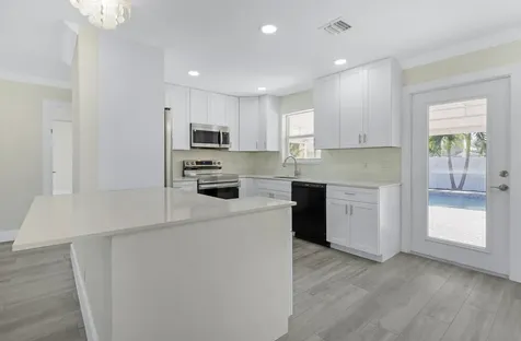 912 Se 8th Court Deerfield Beach FL 33441
