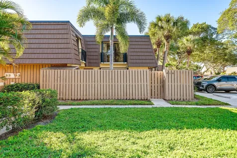 610 6th Court Palm Beach Gardens FL 33410