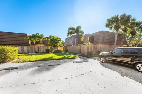 610 6th Court Palm Beach Gardens FL 33410