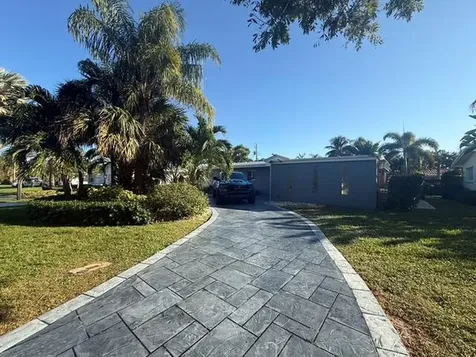 2320 Ne 13th Street Pompano Beach FL 33062