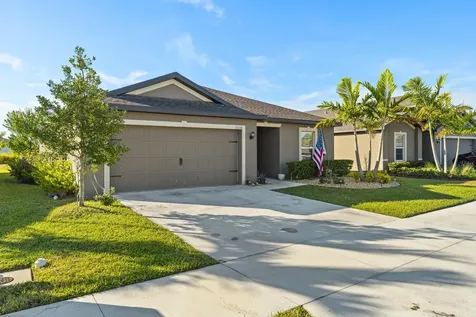 5536 Imagination Drive Fort Pierce FL 34947