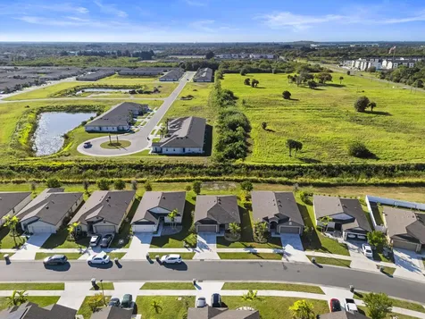 5536 Imagination Drive Fort Pierce FL 34947