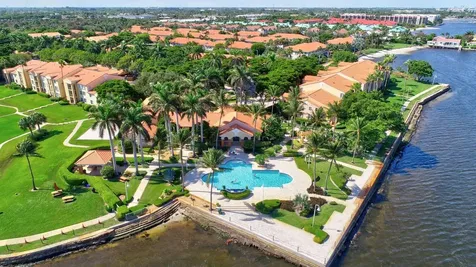 107 Yacht Club Way Hypoluxo FL 33462