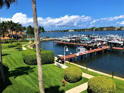 107 Yacht Club Way Hypoluxo FL 33462