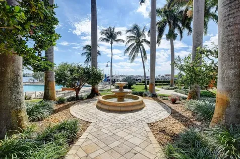 107 Yacht Club Way Hypoluxo FL 33462