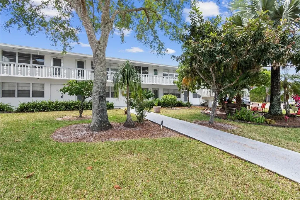 412 Sheffield Q West Palm Beach FL 33417