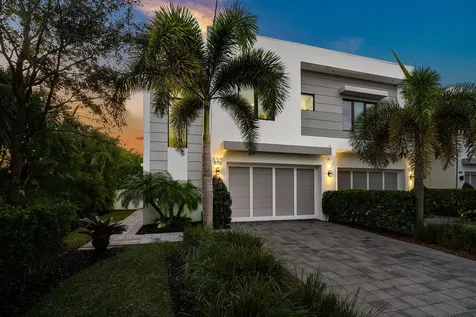 820 Ne 7th Avenue Delray Beach FL 33483