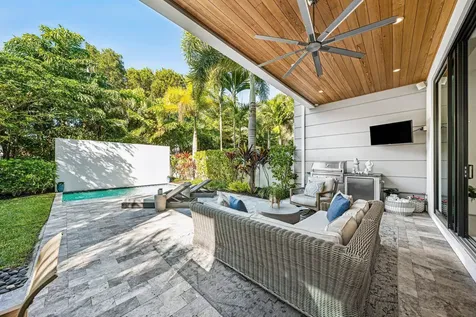 820 Ne 7th Avenue Delray Beach FL 33483